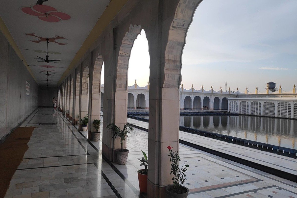 Gurudwara_Chheharta_Sahib_Well_side_view (1)