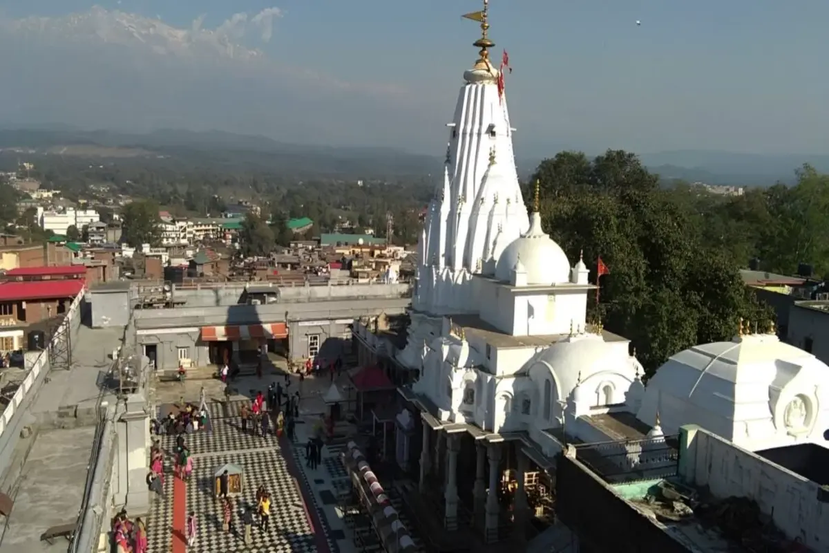 brajeshwari-temple-2-picwish-1024x576 (2) (1)