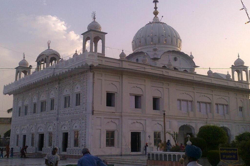 gurdwara_sri_darbar_sahib_khadoor1